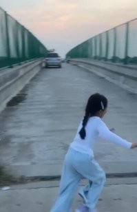 А это разве не пешеходный мост?