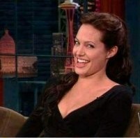 Кого-то она мне напоминает, то ли агента Смита, то ли Анджелину Джоли.