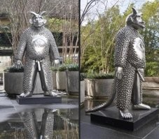 Памятник Зверю в Новом Орлеане.
Неподалеку стоял монумент генералу Роберту Ли, который командовал армией южан в годы Гражданской войны в США, но его снесли.

 И ничо,никто не обиделся.