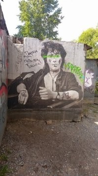 Жаль не надолго. Найдутся дегенераты, которые испоганят всё своей мазнёй.