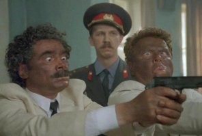 Американские школьники подарили сторожу джип