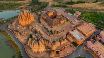 Город задуман как центр притяжения туристов и всех любителей прекрасного. 

dzen.ru