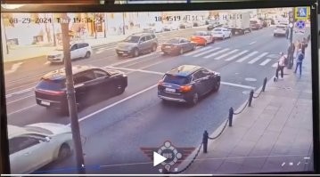 Если вы считаете, что «Финик» не перекрыл движение мотоциклисту и это его положение параллельно тротуару, то я даже спорить не буду, и да, я осуждаю мотоциклиста, он полностью неправ и вина за ДТП на нем, но...