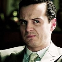 От сумы и от такси не зарекаются: бывшая модель Playboy после развода занялась извозом