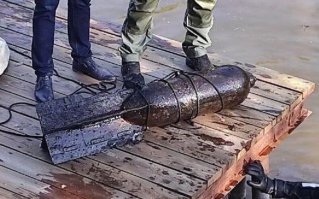 Механизм проржавел и рассыпался, говоришь?
 А что ж тогда корпус почти как новый? Ил и влага вполне себе консервант ...