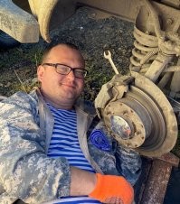 За информацию и личный опыт про ВАЗовскую классику спасибо!

В своё время у меня были ВАЗы разные, сейчас только на полярной станции ВАЗ 2121 1984 г/в. В 2017 году эта НИВА ещё жила на полуострове Ямал в районе мыса Марре-Сале, а теперь в пятидесяти километрах от Воркуты в Заполярном посёлке Елецкий.

Быть добру!