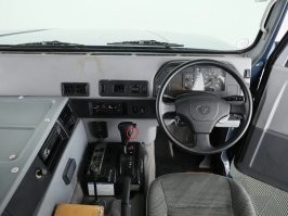 Там на селекторе ещё кнопка Overdrive, если она выключена то выше 3 передачи не переключится автомат