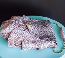 Питон - это не только красивая кожа, но 10-15 кг диетического, легкоусвояемого мяса.