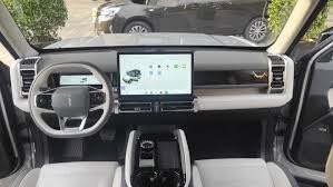 Чёт автор поскупился на фото и информацию. Цену вроде заявят в районе 2,8 - 3,2. Но, как говорится, "это не точно".