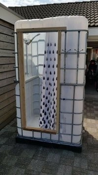 20. Кто-то хотел принять душ? Дешево и сердито
=== это не очень то дешево и вовсе не сердито!