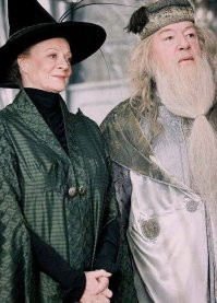 Умерли с разницей в 9 дней и 1 год...
У обоих была долгая и творческая жизнь...