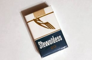 Сигареты стюардеса пропустили. Правда, я их никогда не любил. Предпочитал Родопи и BT. Последние были самые козырные.