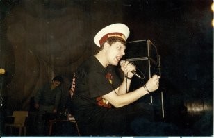 У кого тогда не было хоть одной кассеты с "Сектором Газа"? 
Слушали вечерами в компаниях, на улице, поставив рядом какой то Интернейшнл, с мигающими диодами. Тогда это казалось круто.