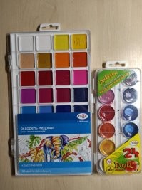 Он просто проверял: почему краски называются медовыми.