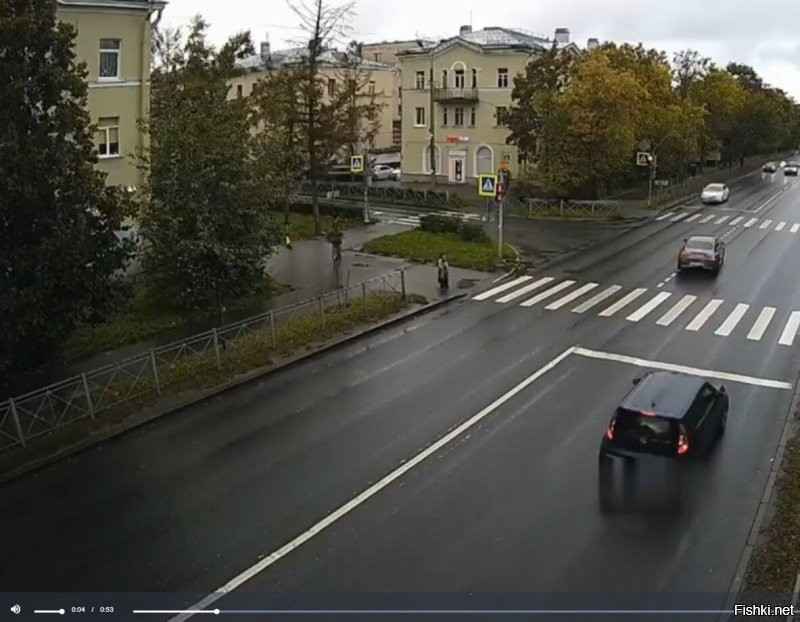 Жёлтый - запрещающий, так написано в ПДД.
И не то, что на пересечение выехал, от стоп-линию на красный пересёк: