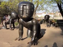 Они уже сползли.