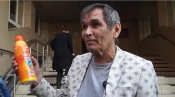 Не ищите здесь смысл. Здесь в основном маразм