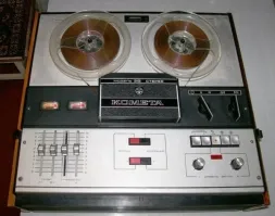 мой первый магнитофон)