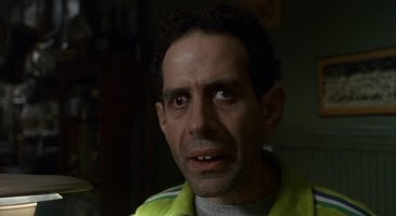 блин, да посмотрите на него! Он даже не маскируется!