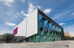 Вот так теперь выглядит здание бывшего кинотеатра "Ереван"