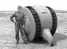 Уже много раз пытались делать аппараты шарообразной формы или унициклы,всегда оказывалось нецелесообразно.