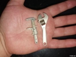 Фото уже выкладывал пару дней назад.
У меня ещё пассатижи есть, но не нашёл.