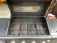 С грилем что не так? Нормальный рабочий обгоревший гриль. 

А с машиной - так вообще обратная ситуация: помыли подкапотное пространство, типа чистоту навели, и поставили - в результате сгнили клеммы аккумулятора и появились окислы на ГБЦ.