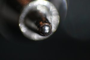 Зачем такое большое введение про электронный микроскоп, если все фотки (или почти все) сделаны с обычного микроскопа?
Вот эти фото я вообще на фотик делал:
