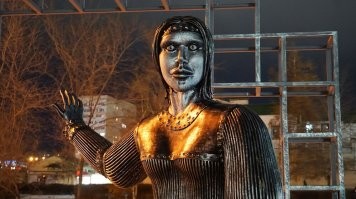 Не ищите здесь смысл. Здесь в основном маразм