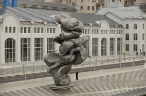 Ну, у нас памятник куче говна уже поставили. Правильной дорогой идем, товарищи, тьфу, млядь!