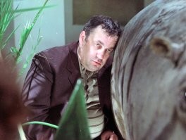 Основная часть этого фильма была снята за 3 ночи.  А полностью съёмки были завершены за 24 дня.  Декорации 
1. Вид строящихся гаражей в начале фильма   2-й Мосфильмовский переулок, дома № 18 и № 22. 
2. Музей, по которому в начале фильма идёт к выходу героиня Лии Ахеджаковой,   Зоологический музей РАН в Санкт-Петербурге.
3. Внешний вид здания НИИ «Охраны животных от окружающей среды»   усадьба Воронцовых-Раевских в Москве по улице Петровка, дом № 14
Большинство актёров, друзья Рязанова, снимались за чисто символический гонорар.
В год выхода фильма «Гараж» на экраны его посмотрели почти 30 миллионов человек.
Не знаю, во сколько раз "окупился" этот фильм.