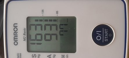 Я перед комиссиями ударную дозу Каптропила принимаю . Пару таблеток перед комиссией за пол часа . С детства живу с повышенным давлением   ну оно у меня не скачет так что всё ок .