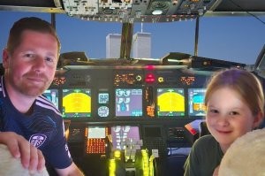 Мужчина, который не смог стать пилотом, построил у себя дома копию Boeing 737 и летает