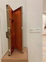 У меня для вас плохие новости: Гитару, похоже спёрли.