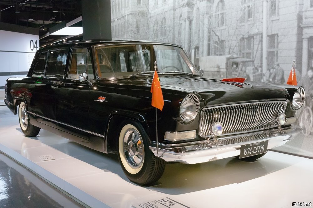Для элиты Компартии Китая на Первом автомобильном заводе в Пекине, построенном в 1953 году при технической и финансовой поддержке СССР, была организована сборка ГАЗ-21 под названием Dongfanghong BJ760.
1 августа 1958 года был представлен первый прототип Hongqi CА72, и с 1959 года начат серийный выпуск.
Модель выпускалась до 1967 года, всего было выпущено 203 экземпляра: 198 седанов, 2 кабриолета и 3 лимузина
Hongqi CA770 (1966 1999) и Hongqi L5 (2014   н.в.).