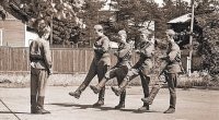 - Носок тяни!