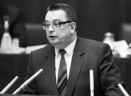 Помнится был у нас такой премьер-министр Павлов в свое время, тоже за деньги населения взялся и к чему это привело!)