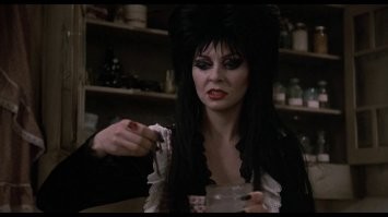 Запах - ничего, но похоже на какашки!