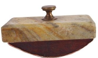 Надо было ему этой штукой всечь по кумполу.