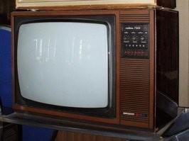 Навороченный телек, с ДМВ диапазоном на борту, у бабушки такой был когда я пультом работал