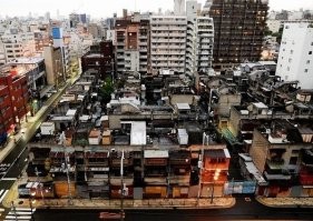 Немного с другого ракурса.
На второй фотке Токио...