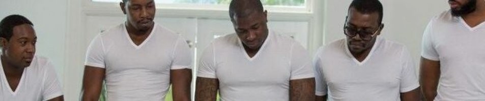 Это касается всего)) Покупателей приучили к богатству выбора - ему он и радуется, что всё для него! Хотя, зачастую ВСЁ из чего он выбирает +/- одинаковое. 

Пример, из "моей" автосферы: Есть автомобиль, есть ориг детали, есть неоригинальные - и Вам в магазине дают выбор(т.е. есть связка ориг номера детали на неоригинальный номер):  +/- к 2му году производства модели нам торжественно говорят о рестайлинге(меняют +/- 10 внешних деталей) и меняют все номера деталей! 
Но мы то читаем/смотрим в тестах - Чуть улучшили подвеску, добавили кнопочку, чуть изменили бампера))) 
И вот вуаля: те же самые запчасти можно продавать + 600%