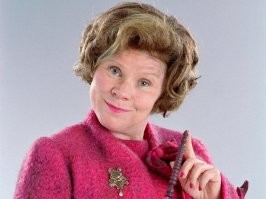 В розовом. Все по канону.