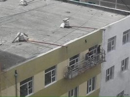 >>> 3. Безопасность для слабаков

Из года в год с маниакальным упорством постят эту картинку с жуткими страшилками
Про правило рычага знал еще Архимед. И он даже грозился повернуть землю.
Несложно прикинуть какой груз можно подвесить к этой конструкции.