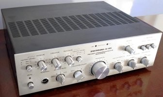 Очень даже неплохое! К моему еще имелись ввиду вот такой усилок и пара колонок по 50 ватт...Соседи были в восторге...