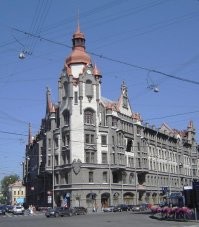 12 удивительных примеров архитектуры, которые поражают воображение