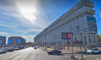 Так это ещё и фотка где-то конца 90-х примерно. Сейчас Корабль вот так выглядит