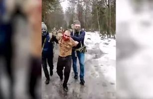 Даже не представляю как трудно было парням не разорвать этих чертей просто руками...