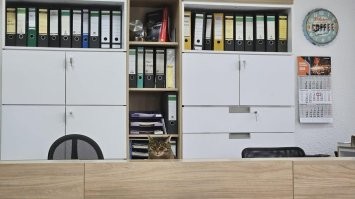 Я вам тут на годовой отчет визы поставил... В трех местах....
