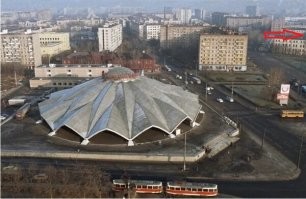 Фото 7. Кафе "Лира" было одно из самых крутых и посещаемых.
Фото 9. За универмагом "Москва" есть 4 школы, в одной из них я учился .
В 1987  работал первый год в школе (где-то за домом) после института.